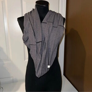 Lululemon Vinyasa Scarf Grey w/ Gold Zipper